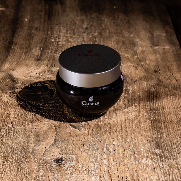 Cassis à l'eau de vie